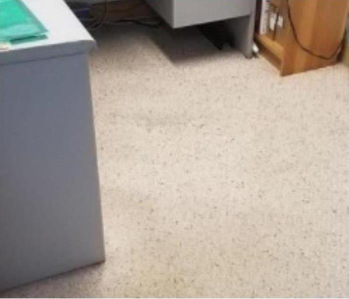 Carpet clean with no soil outline